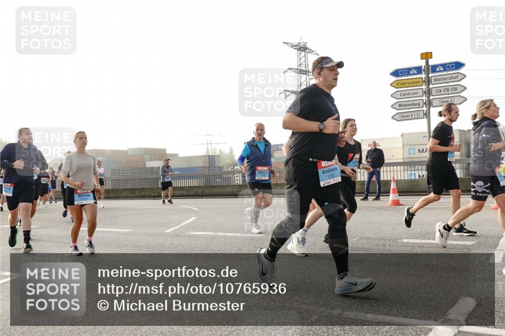 03.10.2026 - Köhlbrandbrückenlauf Michael Burmester http://msf.ph/oto/10765936 03.10.2026 09:20:58 Position 3 2610, 1, 1753 meine-sportfotos.de