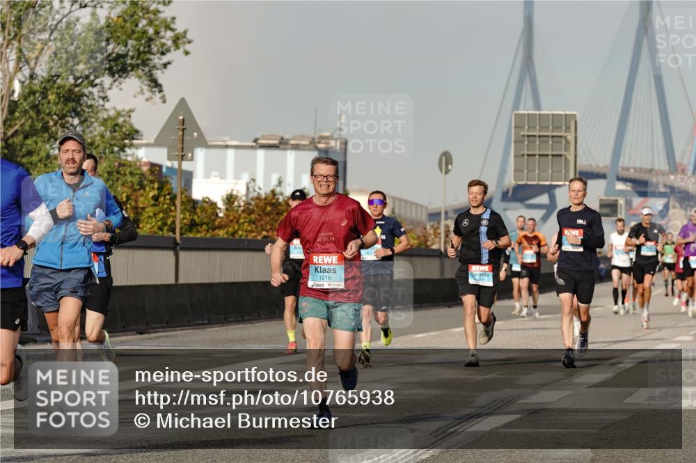 03.10.2026 - Köhlbrandbrückenlauf Michael Burmester http://msf.ph/oto/10765938 03.10.2026 09:45:25 Position 3 195, 42, 195, 1216 meine-sportfotos.de