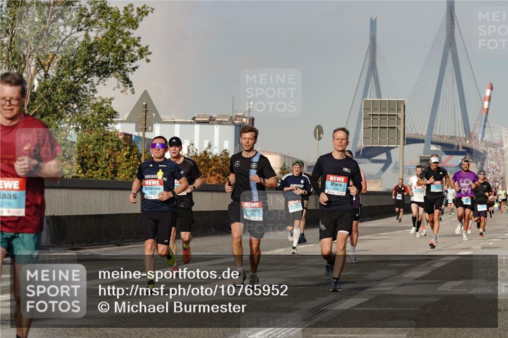 03.10.2026 - Köhlbrandbrückenlauf Michael Burmester http://msf.ph/oto/10765952 03.10.2026 09:45:29 Position 3 2672, 216, 1264, 1644 meine-sportfotos.de