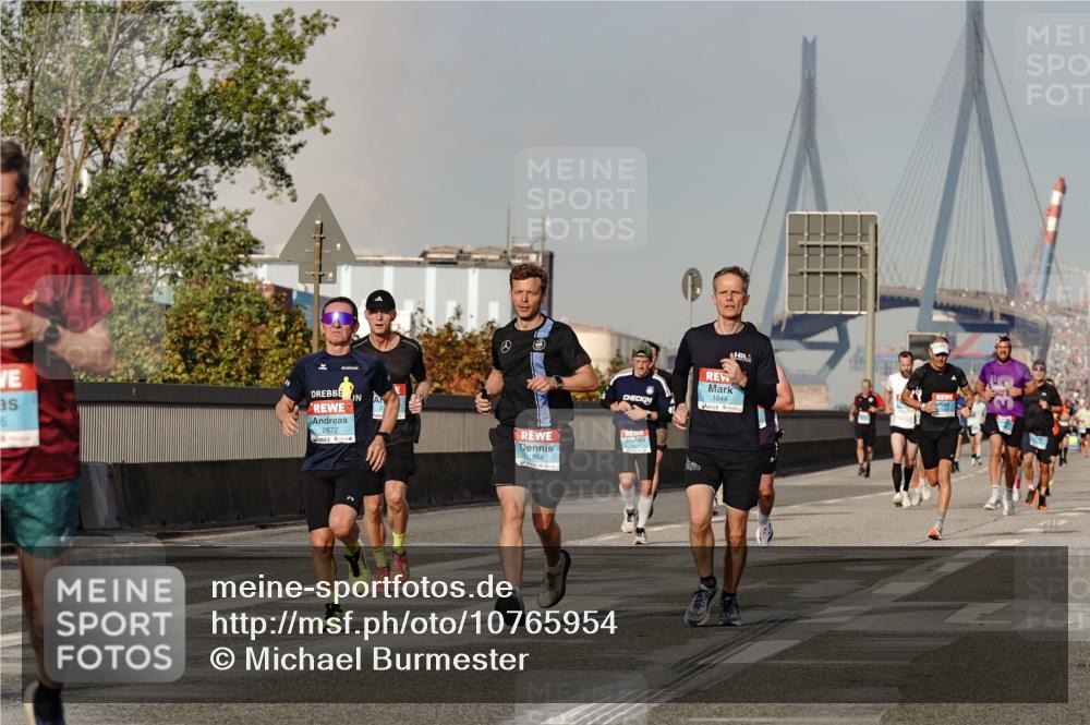 03.10.2026 - Köhlbrandbrückenlauf Michael Burmester http://msf.ph/oto/10765954 03.10.2026 09:45:29 Position 3 16, 2672, 1264, 1644 meine-sportfotos.de
