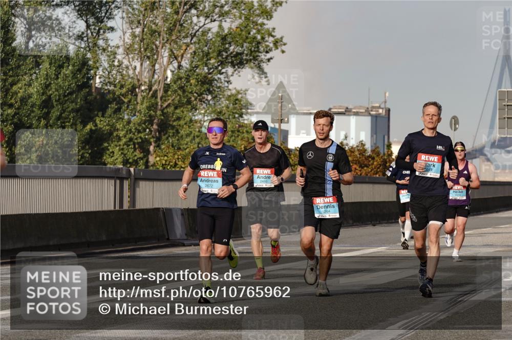 03.10.2026 - Köhlbrandbrückenlauf Michael Burmester http://msf.ph/oto/10765962 03.10.2026 09:45:30 Position 3 3, 2672, 2410, 1264, 2, 644 meine-sportfotos.de