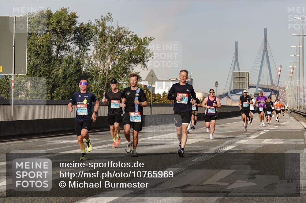 03.10.2026 - Köhlbrandbrückenlauf Michael Burmester http://msf.ph/oto/10765969 03.10.2026 09:45:31 Position 3 2672, 2410, 1264 meine-sportfotos.de