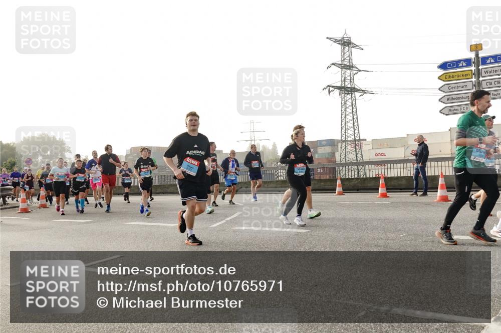 03.10.2026 - Köhlbrandbrückenlauf Michael Burmester http://msf.ph/oto/10765971 03.10.2026 09:21:03 Position 3  meine-sportfotos.de