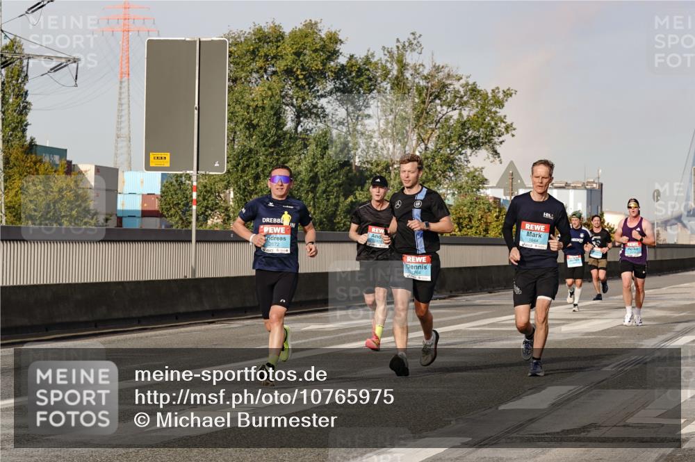 03.10.2026 - Köhlbrandbrückenlauf Michael Burmester http://msf.ph/oto/10765975 03.10.2026 09:45:32 Position 3 2672, 1264, 1644 meine-sportfotos.de