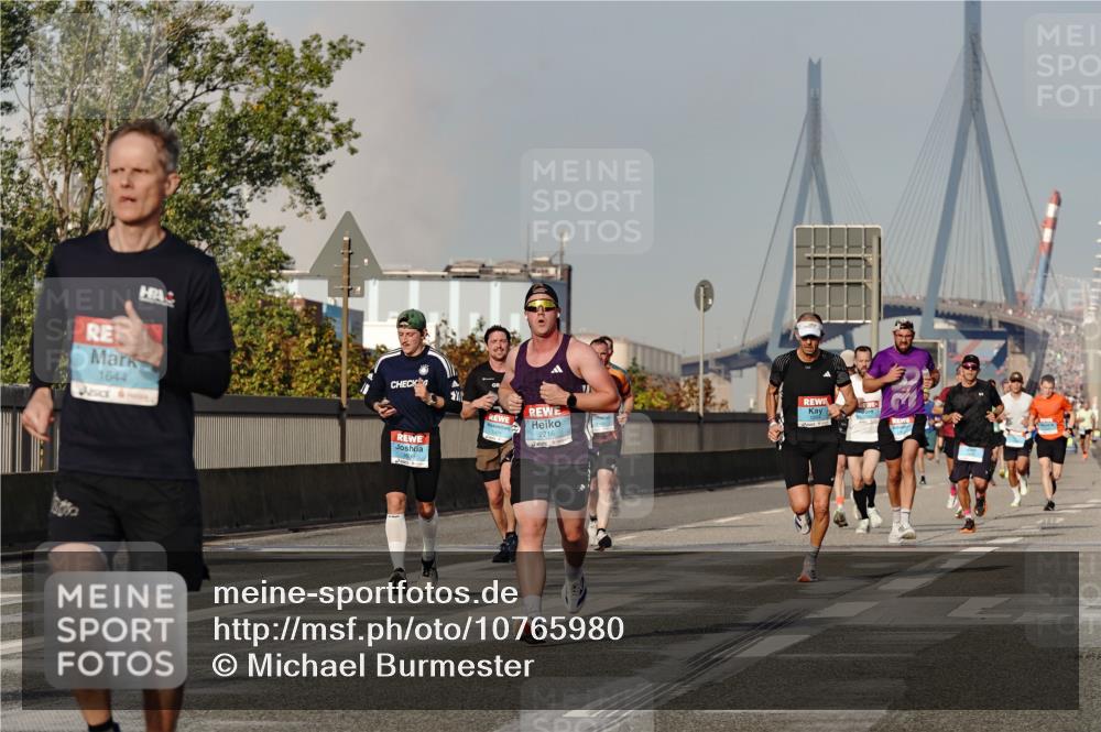 03.10.2026 - Köhlbrandbrückenlauf Michael Burmester http://msf.ph/oto/10765980 03.10.2026 09:45:34 Position 3 1644, 1421, 2216 meine-sportfotos.de