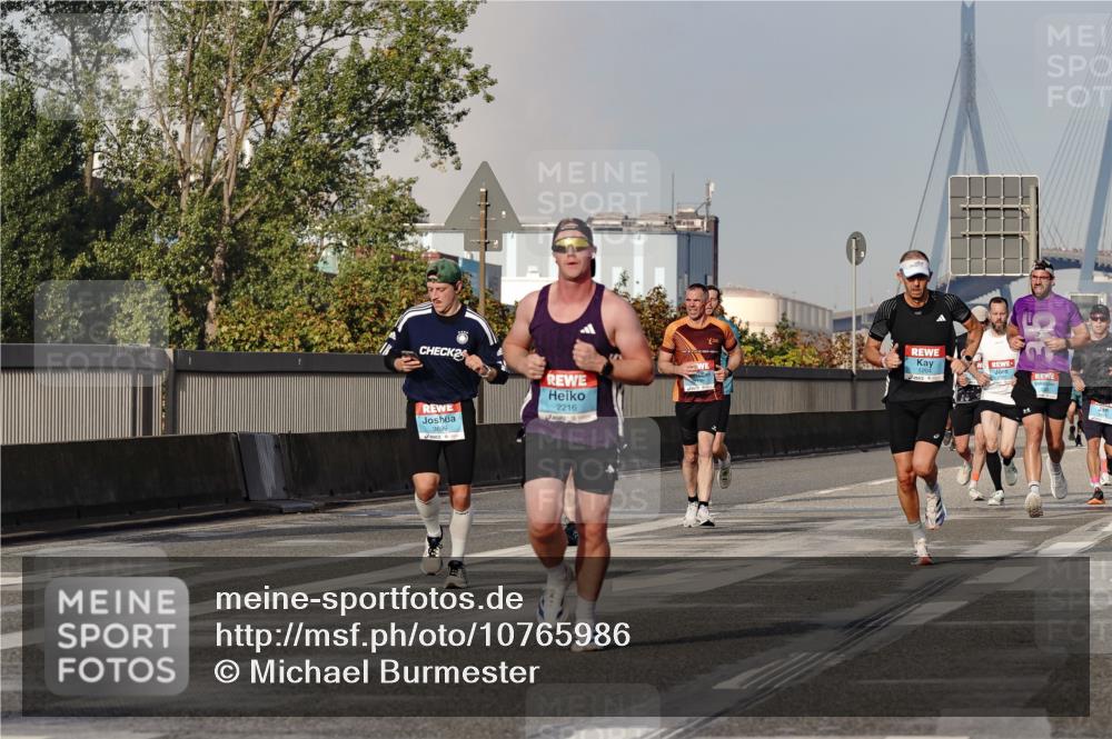 03.10.2026 - Köhlbrandbrückenlauf Michael Burmester http://msf.ph/oto/10765986 03.10.2026 09:45:35 Position 3 24, 2216, 1204 meine-sportfotos.de
