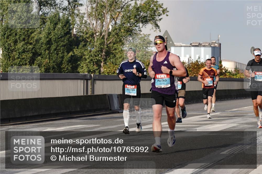 03.10.2026 - Köhlbrandbrückenlauf Michael Burmester http://msf.ph/oto/10765992 03.10.2026 09:45:36 Position 3 3699, 1204, 2216 meine-sportfotos.de
