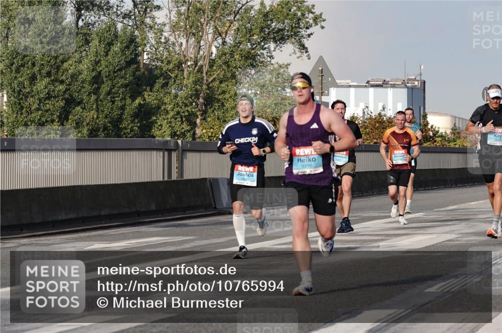03.10.2026 - Köhlbrandbrückenlauf Michael Burmester http://msf.ph/oto/10765994 03.10.2026 09:45:36 Position 3 24, 3699, 2216, 1421, 1204 meine-sportfotos.de