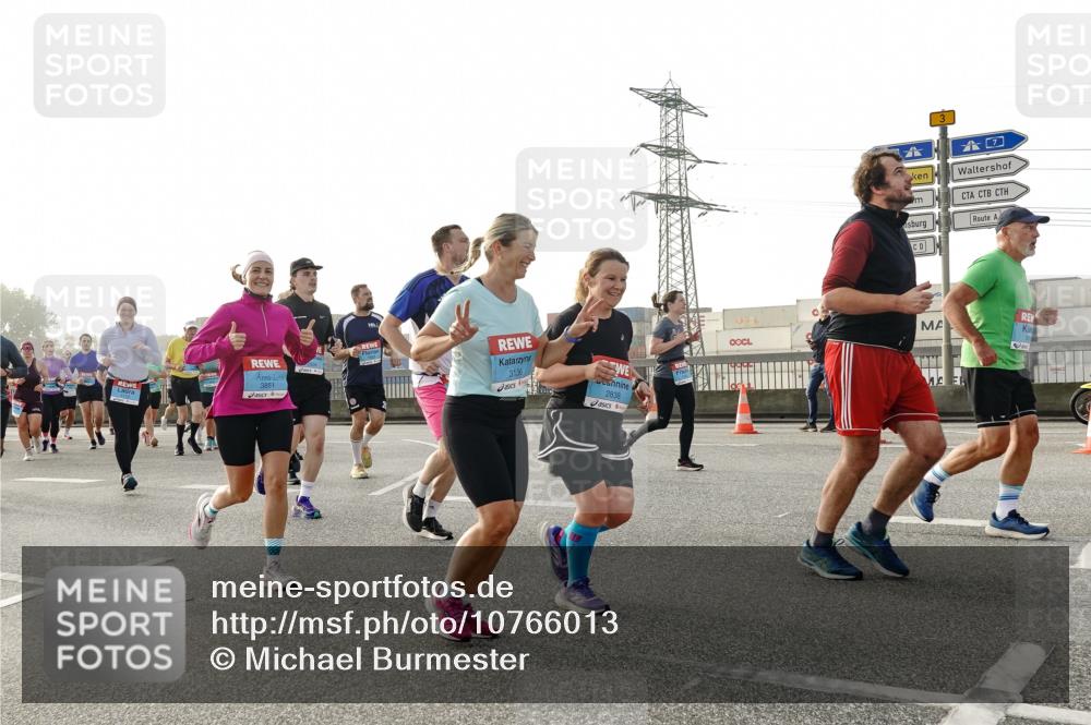 03.10.2026 - Köhlbrandbrückenlauf Michael Burmester http://msf.ph/oto/10766013 03.10.2026 09:21:08 Position 3 3851, 3136, 2838, 3 meine-sportfotos.de