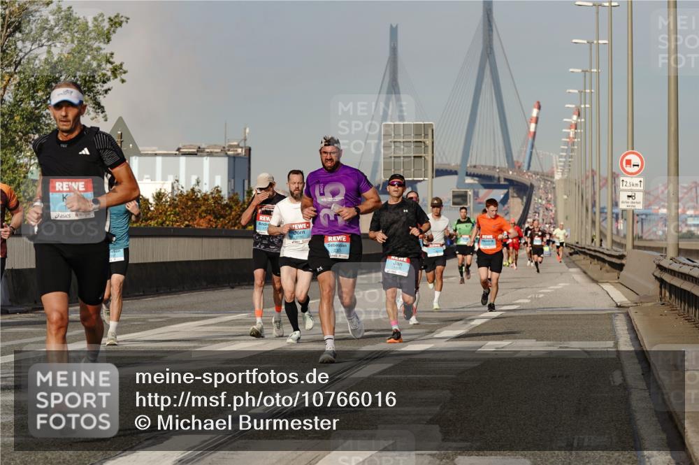 03.10.2026 - Köhlbrandbrückenlauf Michael Burmester http://msf.ph/oto/10766016 03.10.2026 09:45:40 Position 3 2190, 12, 5 meine-sportfotos.de