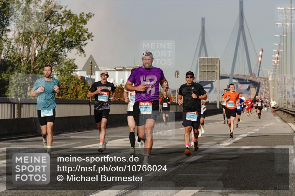 03.10.2026 - Köhlbrandbrückenlauf Michael Burmester http://msf.ph/oto/10766024 03.10.2026 09:45:42 Position 3 2347, 1777, 2303, 1465 meine-sportfotos.de