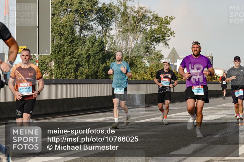 03.10.2026 - Köhlbrandbrückenlauf Michael Burmester http://msf.ph/oto/10766025 03.10.2026 09:45:43 Position 3 2140, 2347, 35, 2303 meine-sportfotos.de