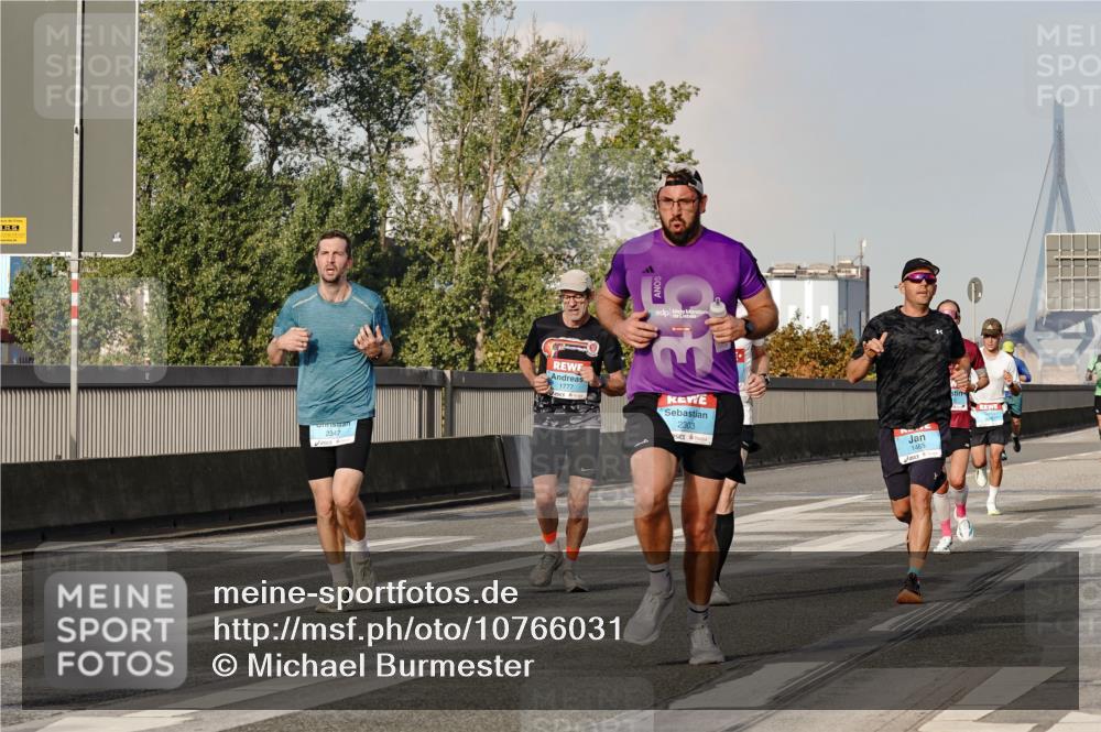 03.10.2026 - Köhlbrandbrückenlauf Michael Burmester http://msf.ph/oto/10766031 03.10.2026 09:45:44 Position 3 3, 2347, 1777, 2303, 1465 meine-sportfotos.de