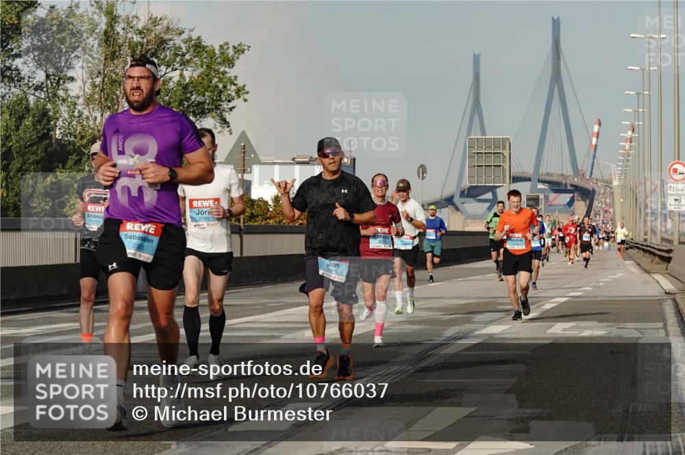 03.10.2026 - Köhlbrandbrückenlauf Michael Burmester http://msf.ph/oto/10766037 03.10.2026 09:45:45 Position 3 1777, 2303, 2190, 15, 1465, 12, 5 meine-sportfotos.de