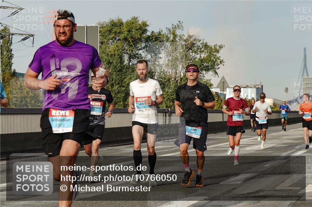 03.10.2026 - Köhlbrandbrückenlauf Michael Burmester http://msf.ph/oto/10766050 03.10.2026 09:45:47 Position 3 2303, 1777, 2190, 1465, 42, 195 meine-sportfotos.de
