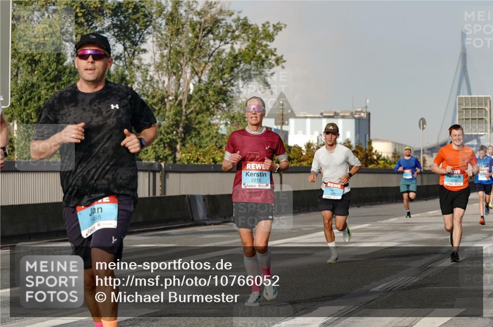 03.10.2026 - Köhlbrandbrückenlauf Michael Burmester http://msf.ph/oto/10766052 03.10.2026 09:45:48 Position 3 165, 42, 195, 2210, 1228 meine-sportfotos.de