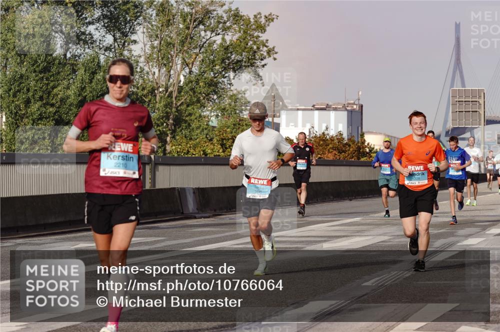 03.10.2026 - Köhlbrandbrückenlauf Michael Burmester http://msf.ph/oto/10766064 03.10.2026 09:45:49 Position 3 2210, 1228, 3815 meine-sportfotos.de