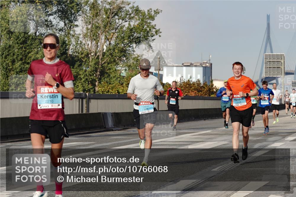 03.10.2026 - Köhlbrandbrückenlauf Michael Burmester http://msf.ph/oto/10766068 03.10.2026 09:45:49 Position 3 42, 195, 2210, 3845, 1228 meine-sportfotos.de
