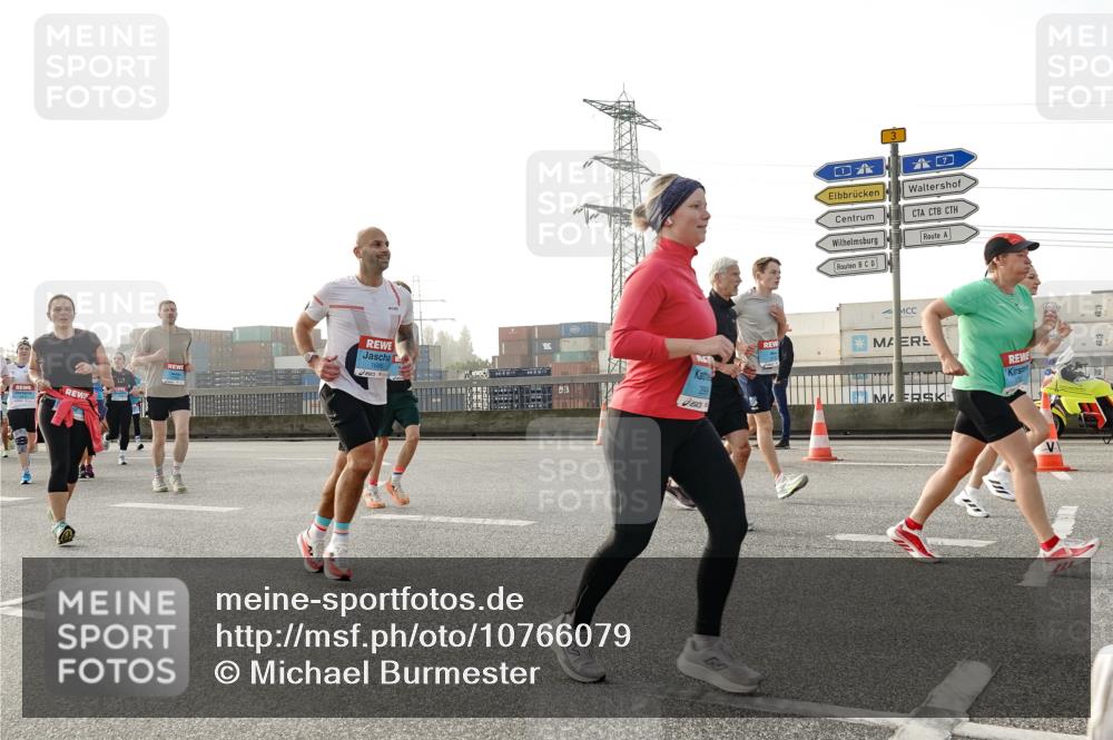 03.10.2026 - Köhlbrandbrückenlauf Michael Burmester http://msf.ph/oto/10766079 03.10.2026 09:21:14 Position 3 3 meine-sportfotos.de