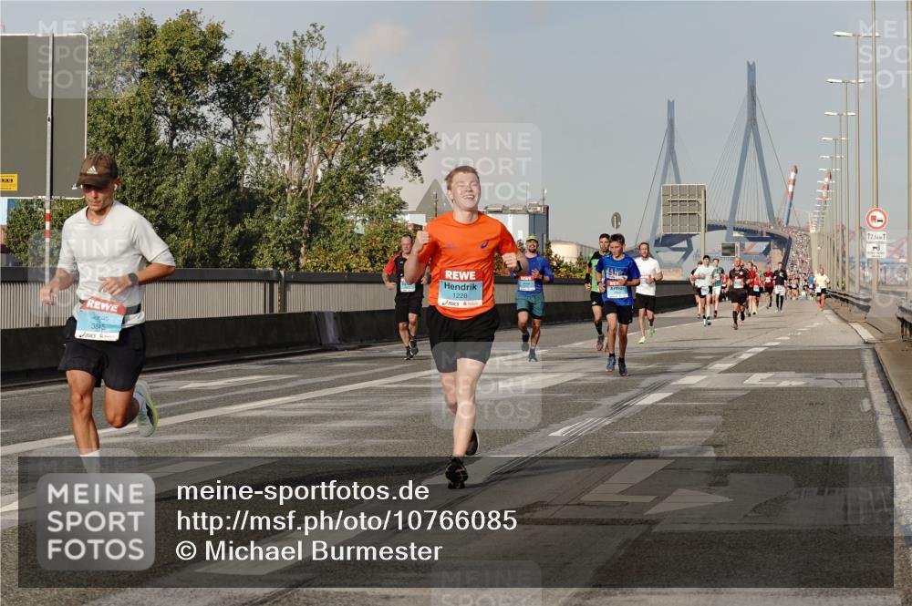 03.10.2026 - Köhlbrandbrückenlauf Michael Burmester http://msf.ph/oto/10766085 03.10.2026 09:45:52 Position 3 3, 3845, 1228, 12, 5 meine-sportfotos.de