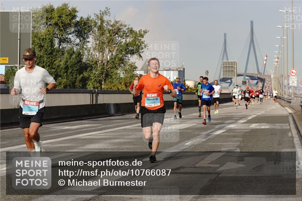 03.10.2026 - Köhlbrandbrückenlauf Michael Burmester http://msf.ph/oto/10766087 03.10.2026 09:45:52 Position 3 8, 3845, 1228, 12, 5 meine-sportfotos.de