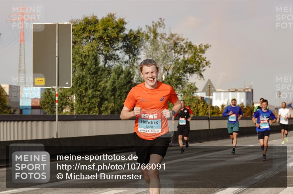 03.10.2026 - Köhlbrandbrückenlauf Michael Burmester http://msf.ph/oto/10766091 03.10.2026 09:45:53 Position 3 1228 meine-sportfotos.de