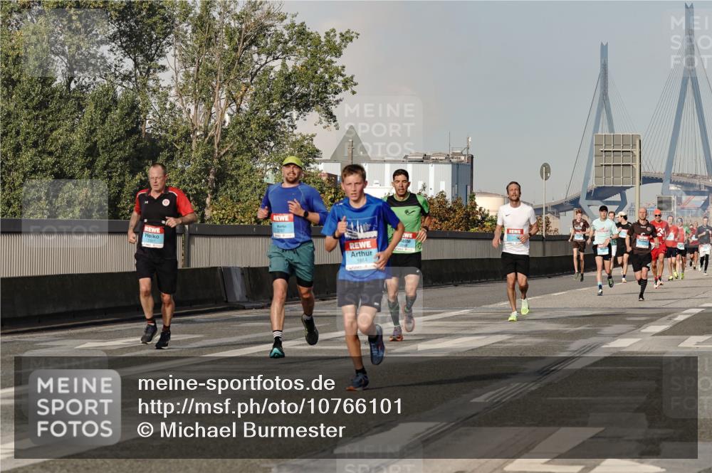 03.10.2026 - Köhlbrandbrückenlauf Michael Burmester http://msf.ph/oto/10766101 03.10.2026 09:45:56 Position 3 3787, 1854 meine-sportfotos.de