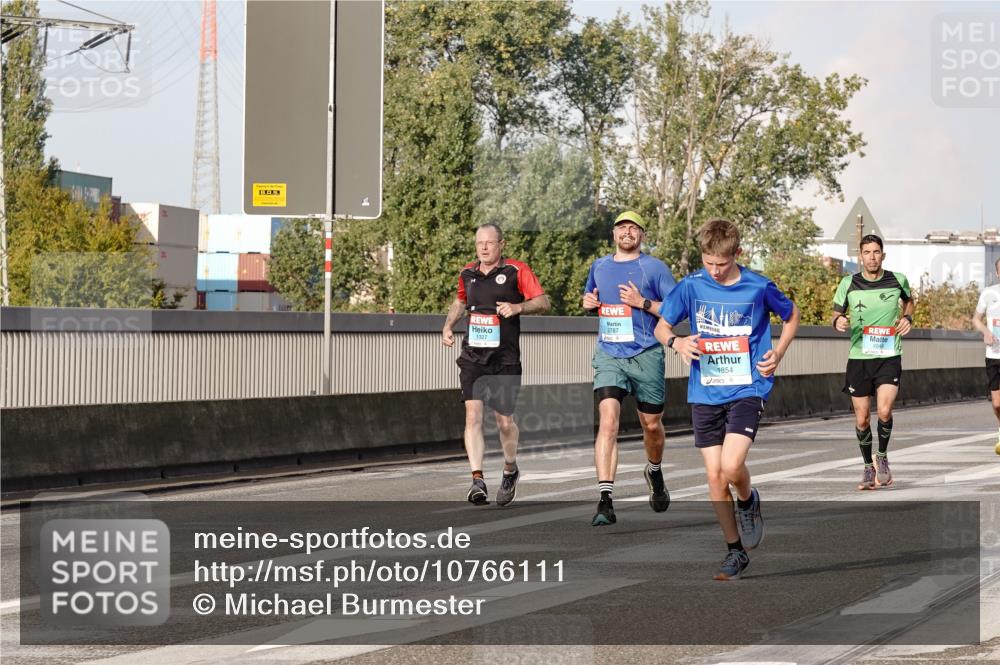 03.10.2026 - Köhlbrandbrückenlauf Michael Burmester http://msf.ph/oto/10766111 03.10.2026 09:45:57 Position 3 3787, 1327, 1854, 2048 meine-sportfotos.de