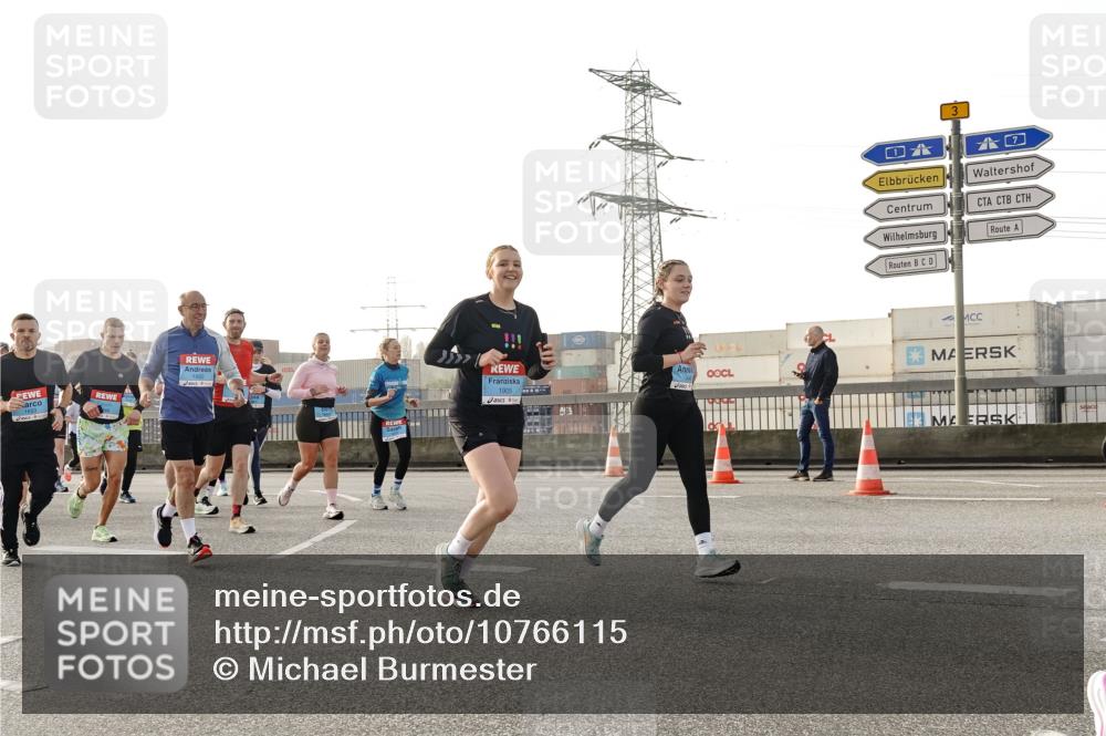 03.10.2026 - Köhlbrandbrückenlauf Michael Burmester http://msf.ph/oto/10766115 03.10.2026 09:21:18 Position 3 1650, 1650, 1905, 3 meine-sportfotos.de