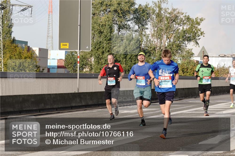 03.10.2026 - Köhlbrandbrückenlauf Michael Burmester http://msf.ph/oto/10766116 03.10.2026 09:45:57 Position 3 1327, 3787, 1854 meine-sportfotos.de