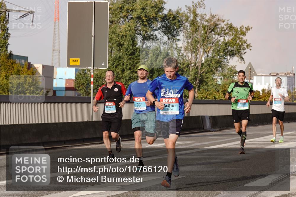 03.10.2026 - Köhlbrandbrückenlauf Michael Burmester http://msf.ph/oto/10766120 03.10.2026 09:45:58 Position 3 1327, 3787, 1854, 2048 meine-sportfotos.de