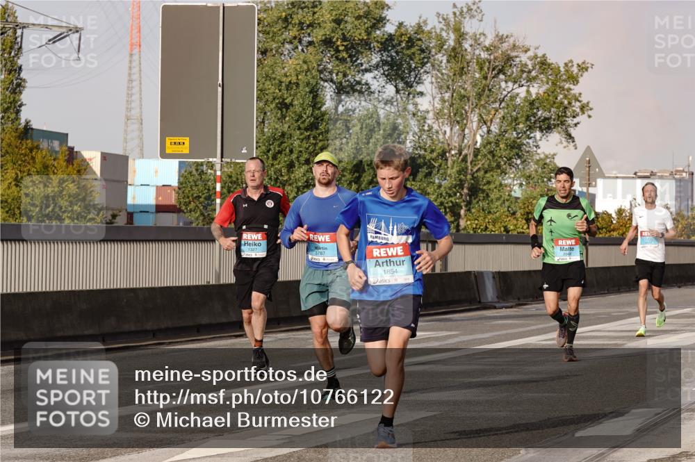 03.10.2026 - Köhlbrandbrückenlauf Michael Burmester http://msf.ph/oto/10766122 03.10.2026 09:45:58 Position 3 1327, 3787, 1854 meine-sportfotos.de