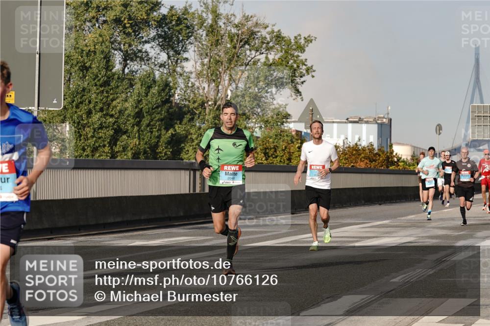 03.10.2026 - Köhlbrandbrückenlauf Michael Burmester http://msf.ph/oto/10766126 03.10.2026 09:45:59 Position 3 1, 5, 4, 2048 meine-sportfotos.de