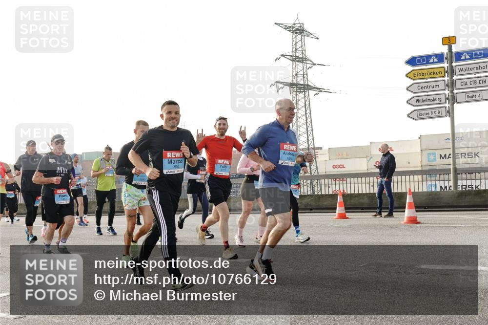 03.10.2026 - Köhlbrandbrückenlauf Michael Burmester http://msf.ph/oto/10766129 03.10.2026 09:21:20 Position 3 1653, 1411, 1650, 2727 meine-sportfotos.de