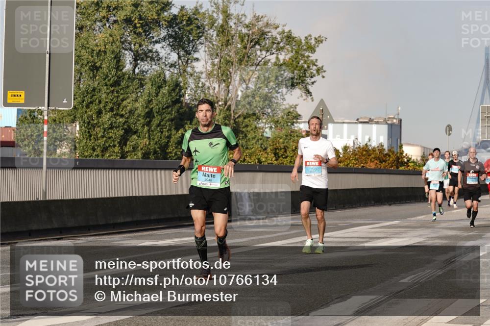 03.10.2026 - Köhlbrandbrückenlauf Michael Burmester http://msf.ph/oto/10766134 03.10.2026 09:46:00 Position 3 2048 meine-sportfotos.de