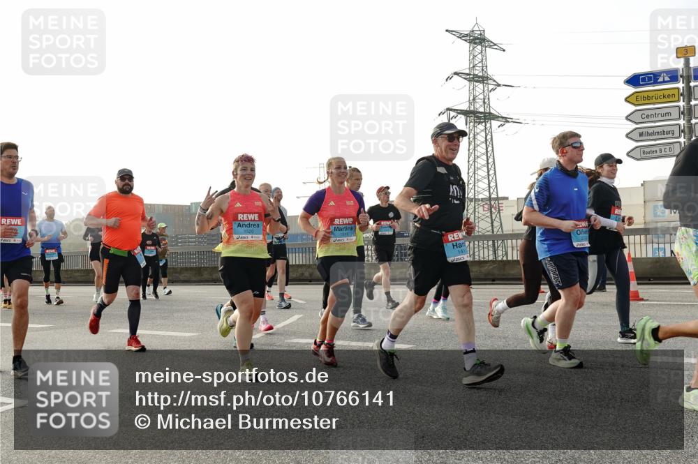 03.10.2026 - Köhlbrandbrückenlauf Michael Burmester http://msf.ph/oto/10766141 03.10.2026 09:21:21 Position 3 1520, 1411, 2732 meine-sportfotos.de