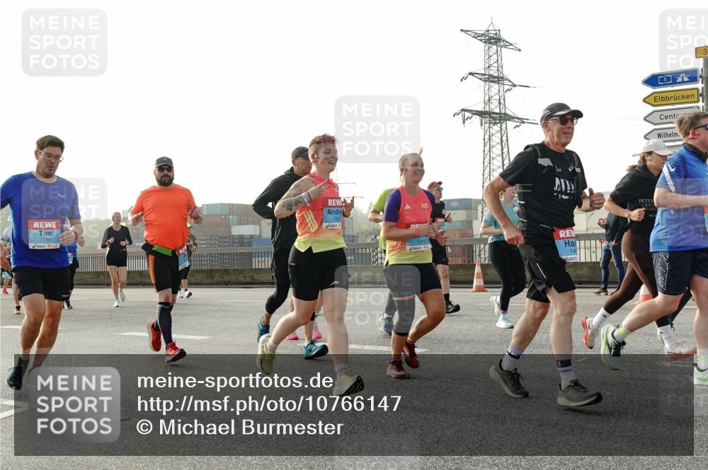 03.10.2026 - Köhlbrandbrückenlauf Michael Burmester http://msf.ph/oto/10766147 03.10.2026 09:21:21 Position 3 2790, 1519, 14, 3 meine-sportfotos.de