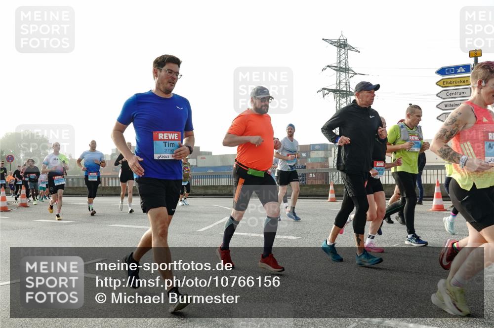 03.10.2026 - Köhlbrandbrückenlauf Michael Burmester http://msf.ph/oto/10766156 03.10.2026 09:21:22 Position 3 1001, 2790, 3 meine-sportfotos.de