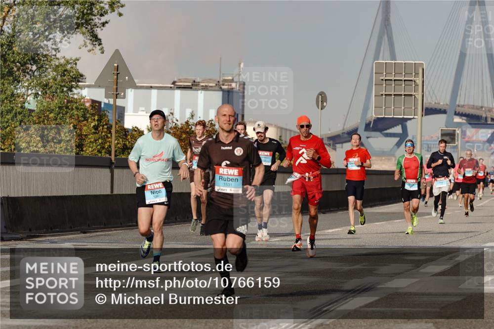 03.10.2026 - Köhlbrandbrückenlauf Michael Burmester http://msf.ph/oto/10766159 03.10.2026 09:46:04 Position 3 1397, 1531, 2137 meine-sportfotos.de