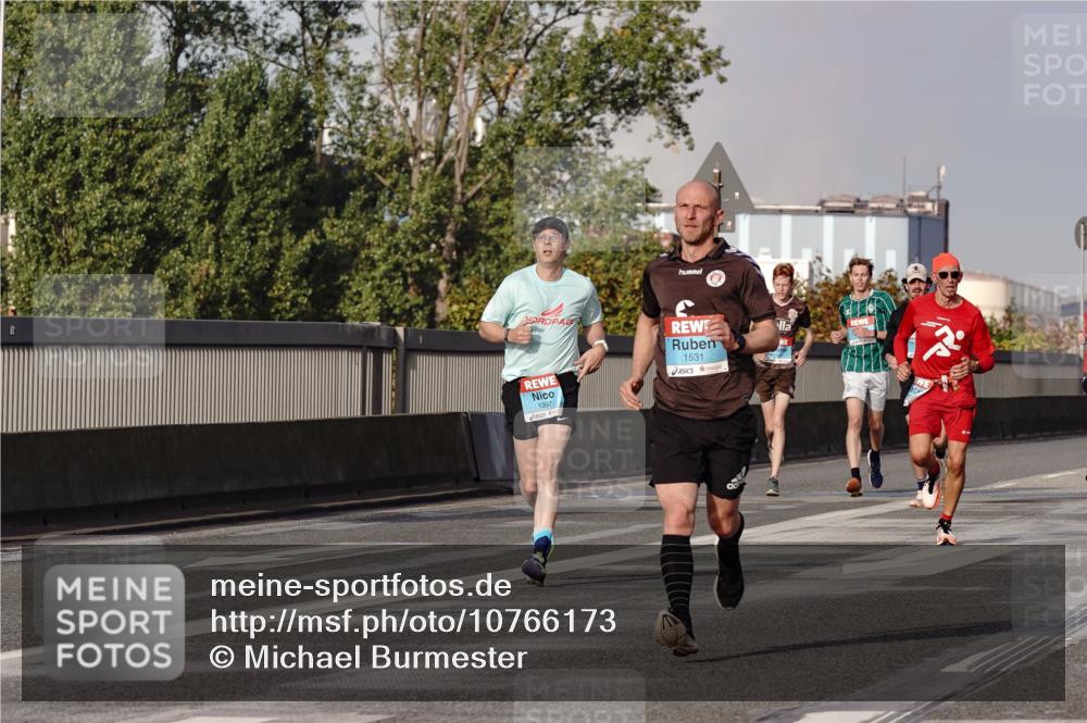 03.10.2026 - Köhlbrandbrückenlauf Michael Burmester http://msf.ph/oto/10766173 03.10.2026 09:46:06 Position 3 1397, 1531 meine-sportfotos.de