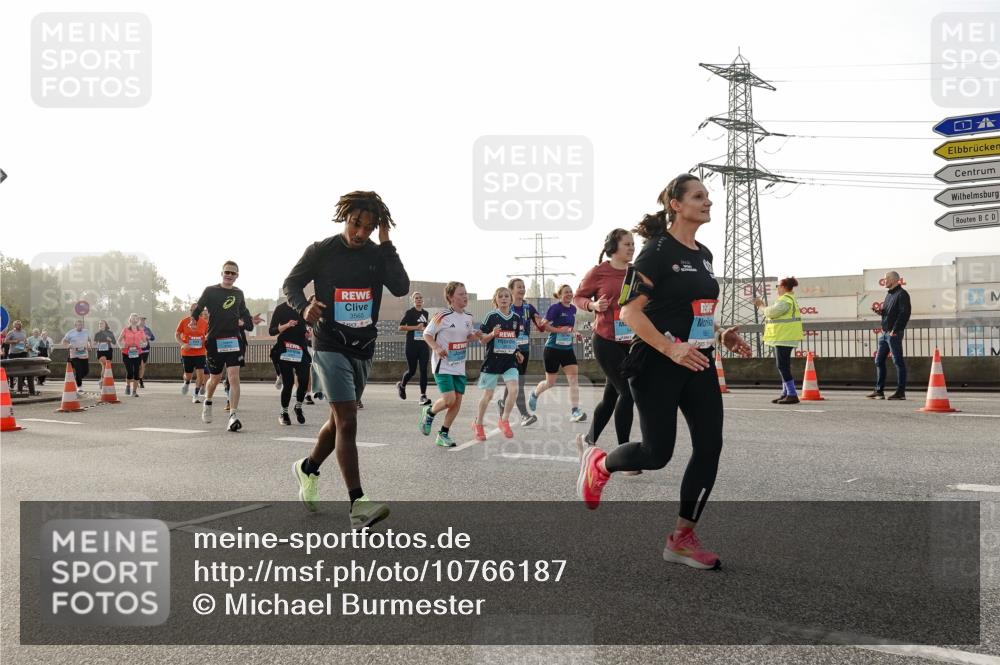 03.10.2026 - Köhlbrandbrückenlauf Michael Burmester http://msf.ph/oto/10766187 03.10.2026 09:21:28 Position 3 3565 meine-sportfotos.de