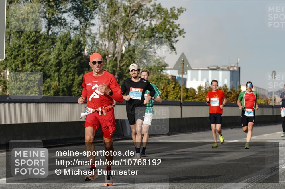 03.10.2026 - Köhlbrandbrückenlauf Michael Burmester http://msf.ph/oto/10766192 03.10.2026 09:46:11 Position 3 2137 meine-sportfotos.de