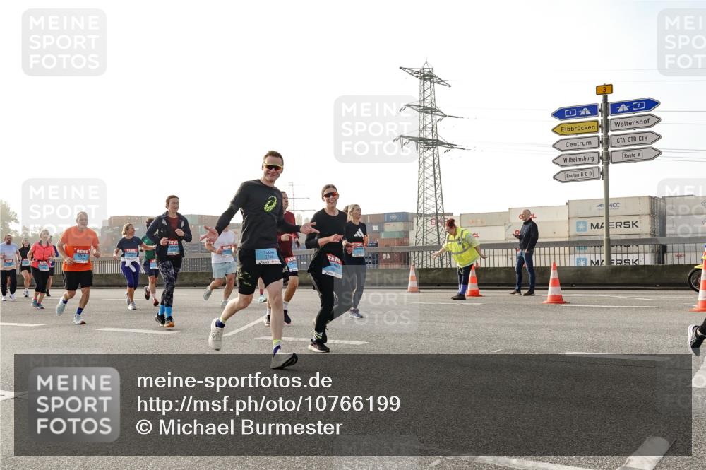 03.10.2026 - Köhlbrandbrückenlauf Michael Burmester http://msf.ph/oto/10766199 03.10.2026 09:21:30 Position 3 3756, 3 meine-sportfotos.de