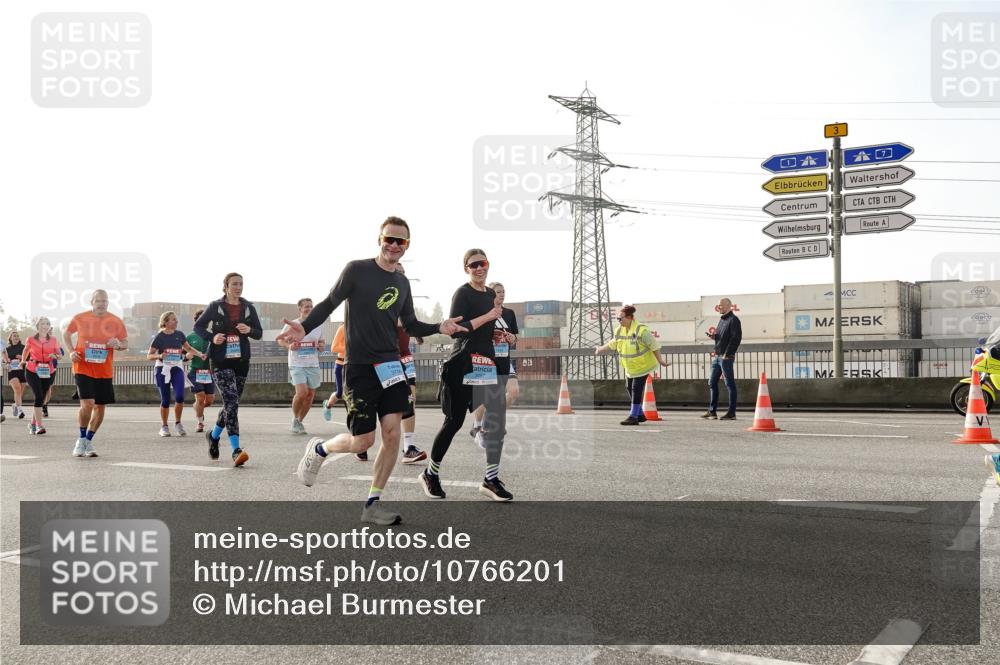 03.10.2026 - Köhlbrandbrückenlauf Michael Burmester http://msf.ph/oto/10766201 03.10.2026 09:21:31 Position 3 3097 meine-sportfotos.de