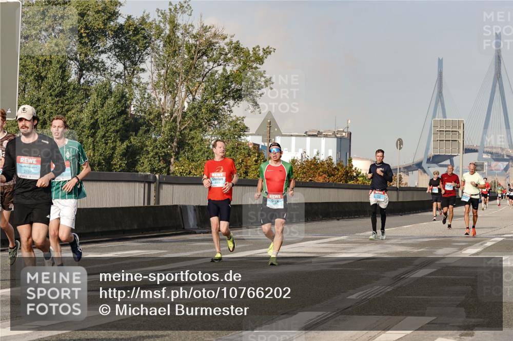 03.10.2026 - Köhlbrandbrückenlauf Michael Burmester http://msf.ph/oto/10766202 03.10.2026 09:46:14 Position 3 2137, 2223 meine-sportfotos.de