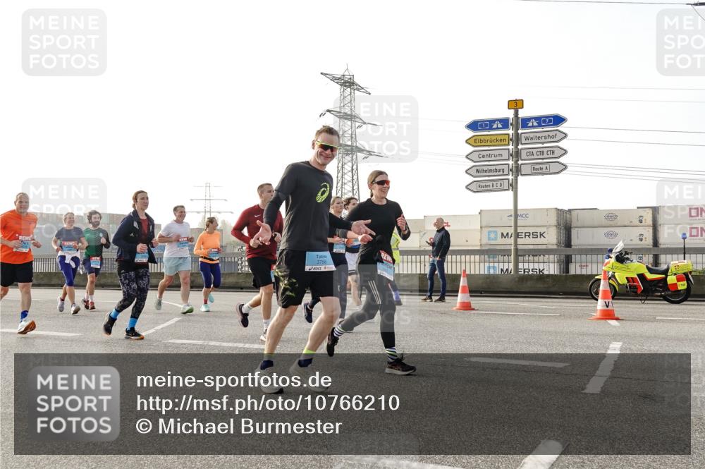 03.10.2026 - Köhlbrandbrückenlauf Michael Burmester http://msf.ph/oto/10766210 03.10.2026 09:21:31 Position 3 3756, 1000 meine-sportfotos.de