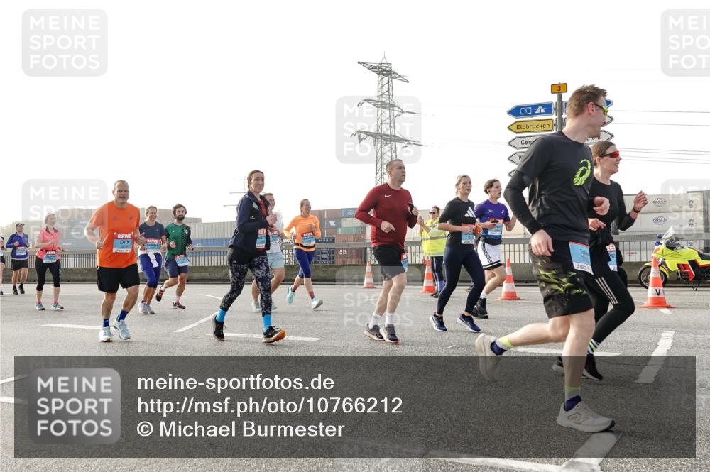 03.10.2026 - Köhlbrandbrückenlauf Michael Burmester http://msf.ph/oto/10766212 03.10.2026 09:21:32 Position 3  meine-sportfotos.de