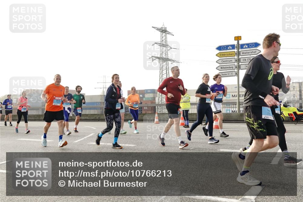 03.10.2026 - Köhlbrandbrückenlauf Michael Burmester http://msf.ph/oto/10766213 03.10.2026 09:21:32 Position 3 3, 375 meine-sportfotos.de