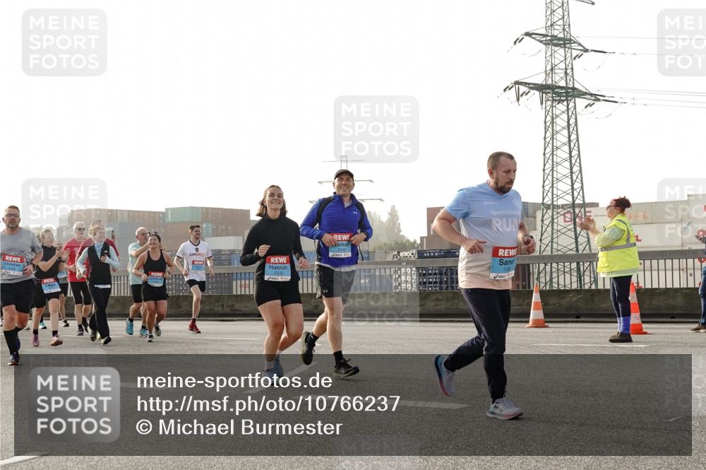 03.10.2026 - Köhlbrandbrückenlauf Michael Burmester http://msf.ph/oto/10766237 03.10.2026 09:21:36 Position 3 2536, 1006 meine-sportfotos.de