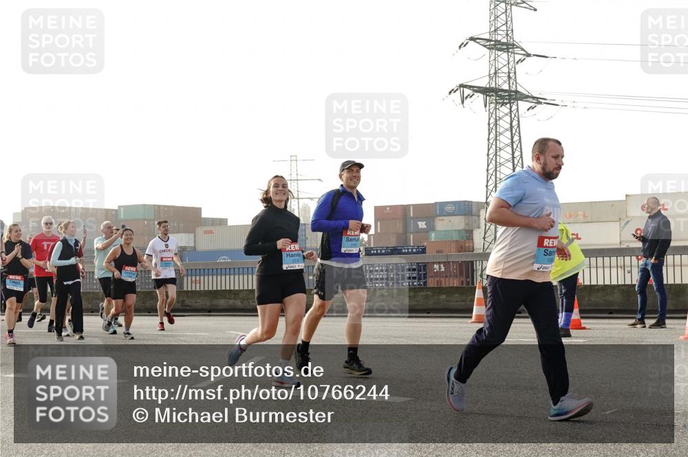 03.10.2026 - Köhlbrandbrückenlauf Michael Burmester http://msf.ph/oto/10766244 03.10.2026 09:21:36 Position 3 24, 2538, 100 meine-sportfotos.de